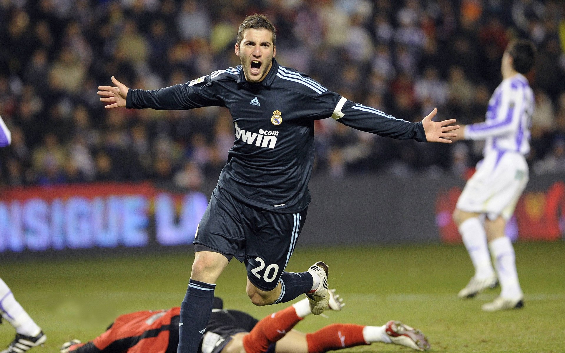 爱游戏入口-范弗利特一剑封喉，山西铁骑踏破辽宁不败金身